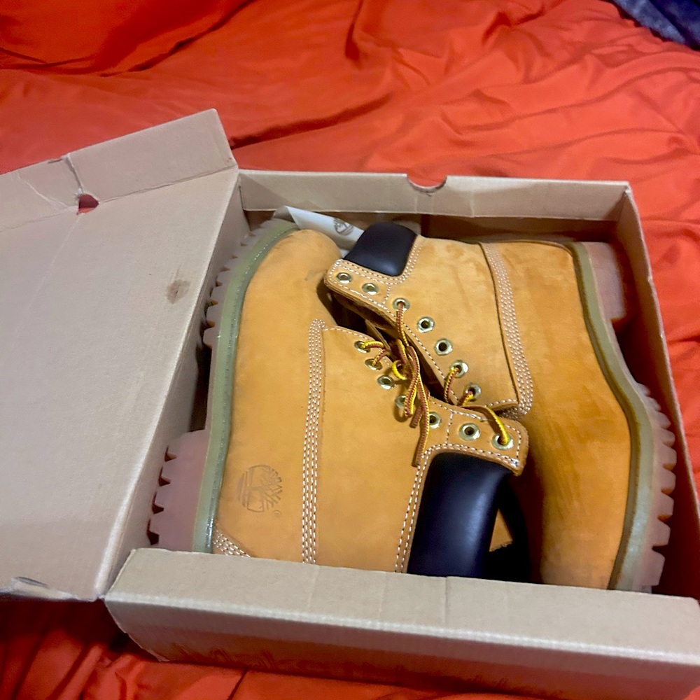 Men’s 7.5 timberland boots